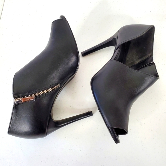 Michael Kors Elodie Leather Open Toe Bootie Size 9.5 Cut-Out Side Zip Stiletto - Picture 2 of 16